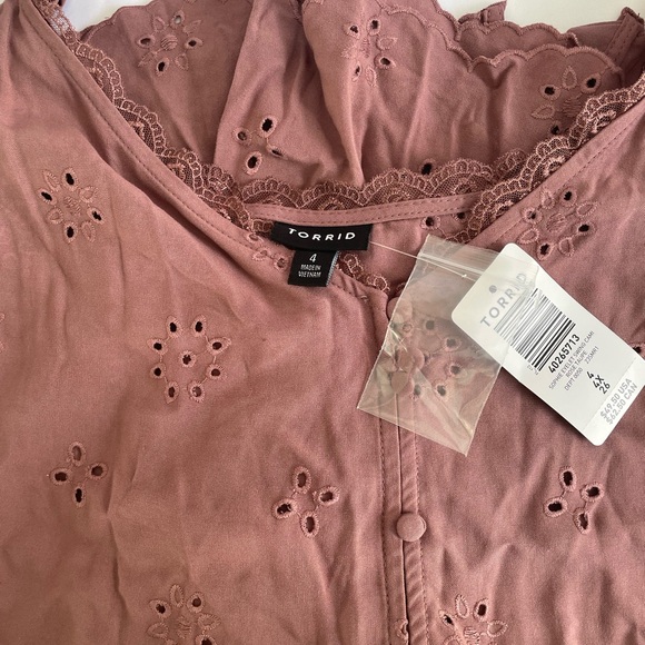 NWT Torrid Sophie Eyelet Swing Cami Size 4 4x 26 Rose Taupe Color. Very pretty! - Picture 7 of 8